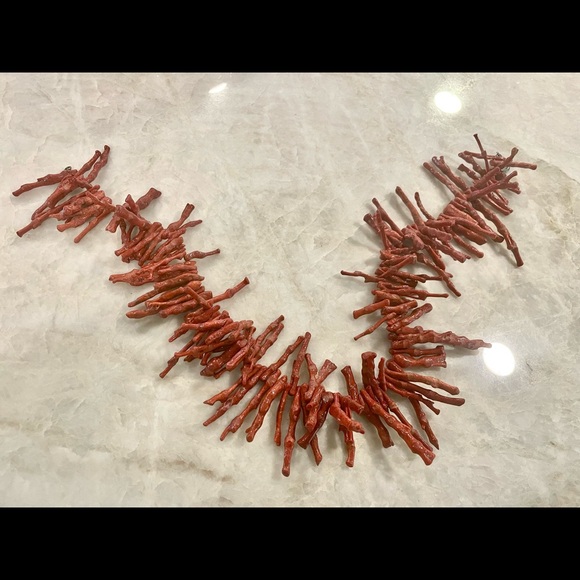 Coral twig statement necklace - Picture 15 of 16